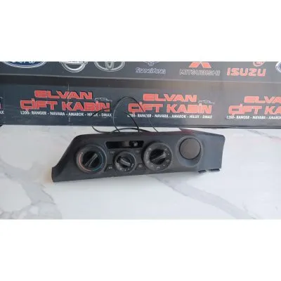 TOYOTA HİLÜX 2015 SONRASI EURO 6 GÖĞÜS ÜSTÜNDEKİ KLİMA DÜĞMELERİ