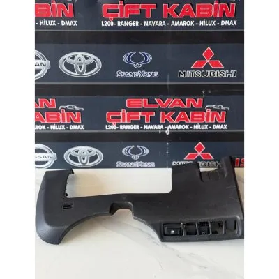 Nissan Navara E6 2015-2019 Göğüs Plastiği