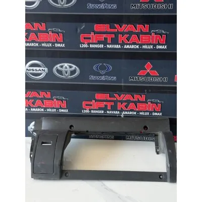 Nissan Navara Euro 5 2011-2018 Torpido Kenarlıkları
