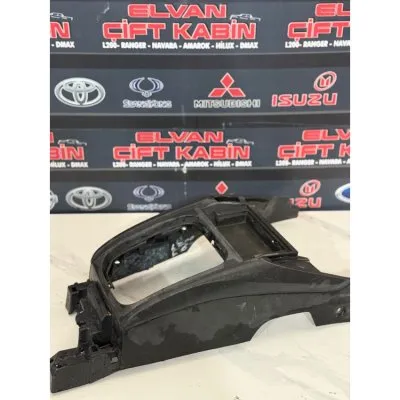 Mitsubishi L200 4x4 Euro 6 2015-2019 Orta Konsol Parçası