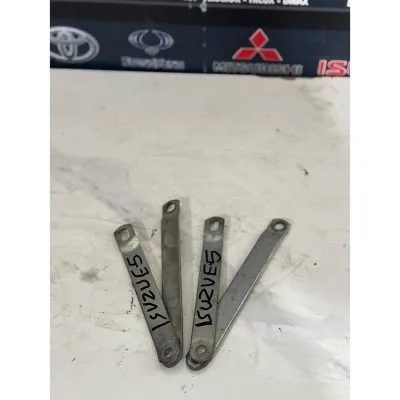 Isuzu D-max Euro 5 2012-2015  Kaput Menteşeleri