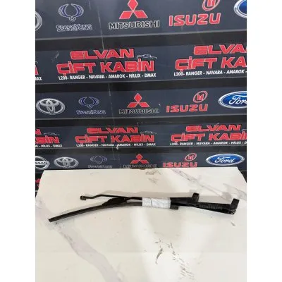 Nissan NP 300 2011 Silecek Kolu