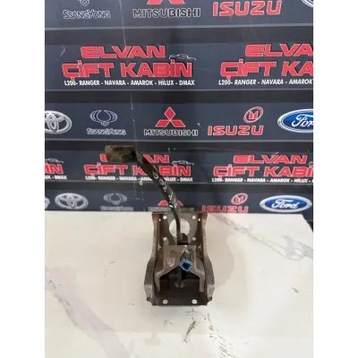 Nissan NP 300 2011 Fren Pedalı