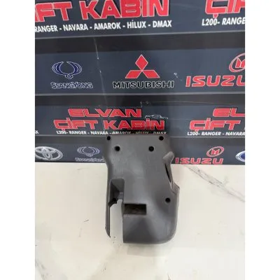 Nissan NP 300 2011 Direksiyon Boğazı