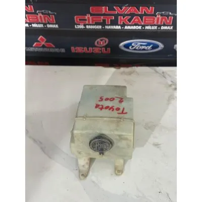 Toyota Hilux 2005 Cam Su Bidonu