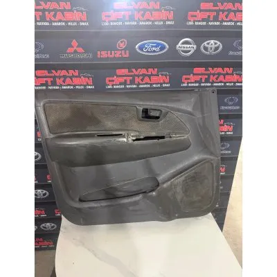 Toyota Hilux 2013 Sağ Ön Kapı Döşemesi