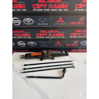 Nissan Navara Euro 6 2015-2019 Stepne Takımı