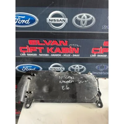 Nissan Navara Euro 6 2015-2019 Motor Üst Plastik Kapak