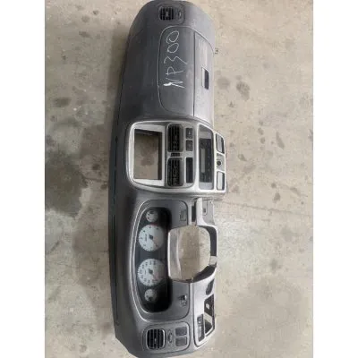 Nissan Skystar NP300 Komple Dolu Göğüs