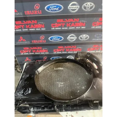 Nissan Skystar NP300 Su Radyatörü Ve Fan Davlumbazı