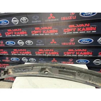 Mitsubishi L200 Euro 7 Silecek Izgarası