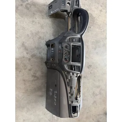 Mitsubishi L200 Euro 6 2015-2019 Komple Göğüs 