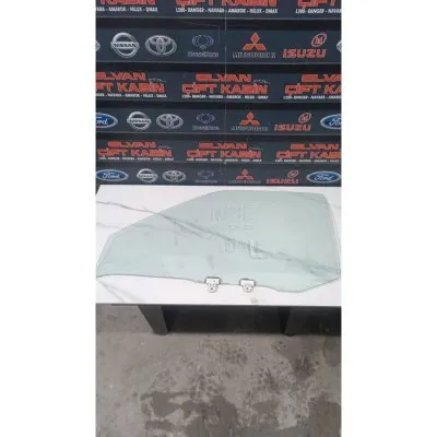 Nissan Skystar NP300 2011 Sol Ön Cam