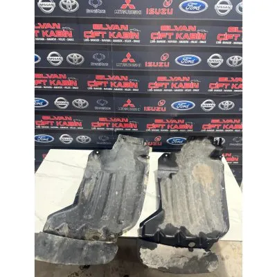 Mitsubishi L200 Euro 6 4x4 Sağ Ön Çamurluk Davlumbazı