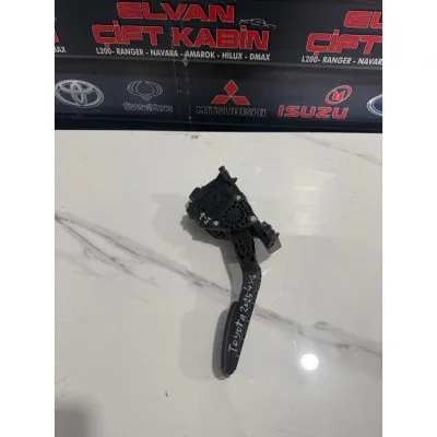 Toyota Hilux 2020-2025 Gaz Pedalı