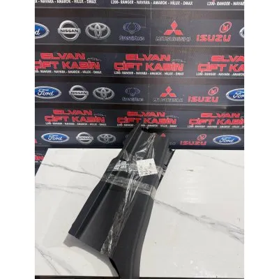 Toyota Hilux 2020-2025 Orta Direk Plastikleri Sağ-Sol