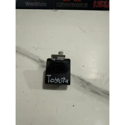 Toyota Hilux 2020-2025 Yakıt Deposu Çekme Kolu