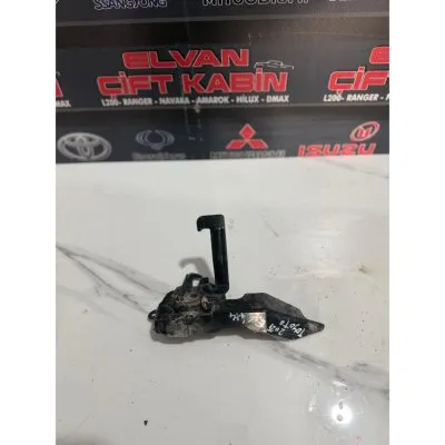 Toyota Hilux 2020-2025 4x4 Kaput Kilidi
