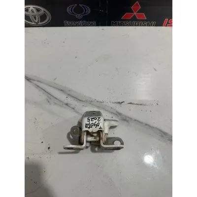 Toyota Hilux 2020-2025 Kapı Menteşeleri