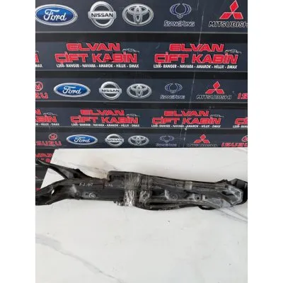 Toyota Hilux 2020-2025 Çamurluk Ön Davlumbazı Toyota