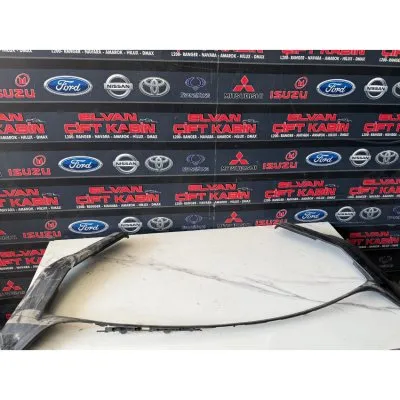 Toyota Hilux 2020-2025 Tampon Plastiği