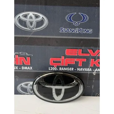Toyota Hilux 2020-2025 Radar Okuyuculu Panjur Amblemi  Toyota