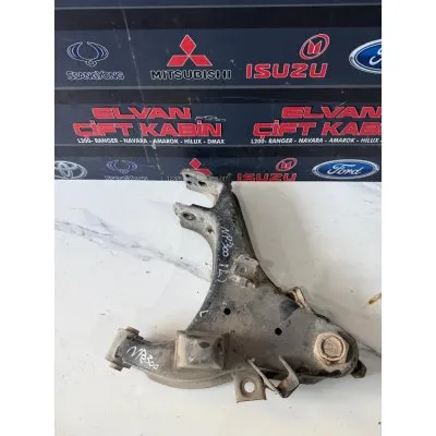 Nissan NP300 2011 Sağ Sol Alt Tabla 