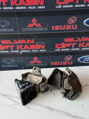 Nissan Skystar 2005 Motor Kulakları Sağ Sol 