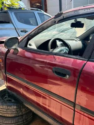 Mitsubishi Carisma 1999 Sol Ön Kapı Dolu 