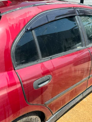 Mitsubishi Carisma 1999 Sağ Arka Kapı Dolu 